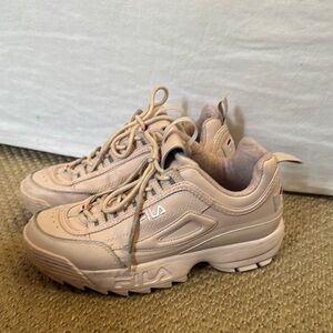 Fila Blush Pink leather Athletic Shoes. Size 9.